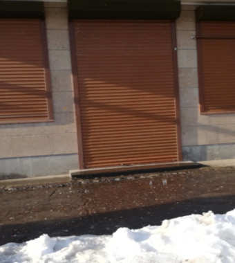 դուռ, մետաղապլաստ