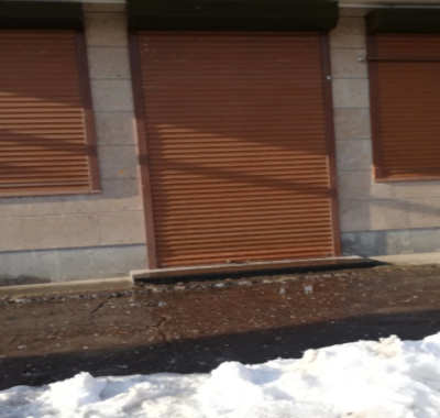 դուռ, մետաղապլաստ